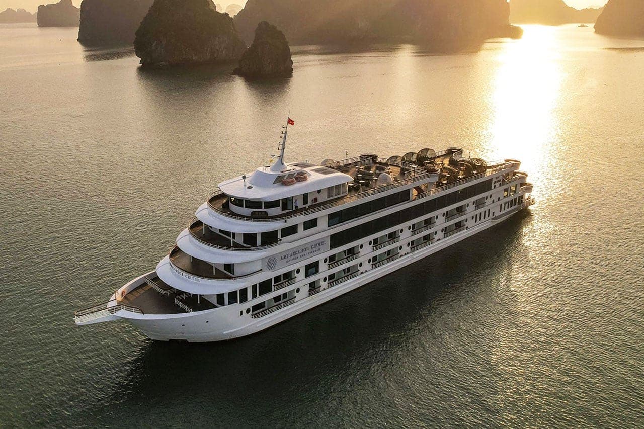 5 Lý Do Khiến Bạn Phát Cuồng Với Du Thuyền AMBASSADOR II Trong Ngày