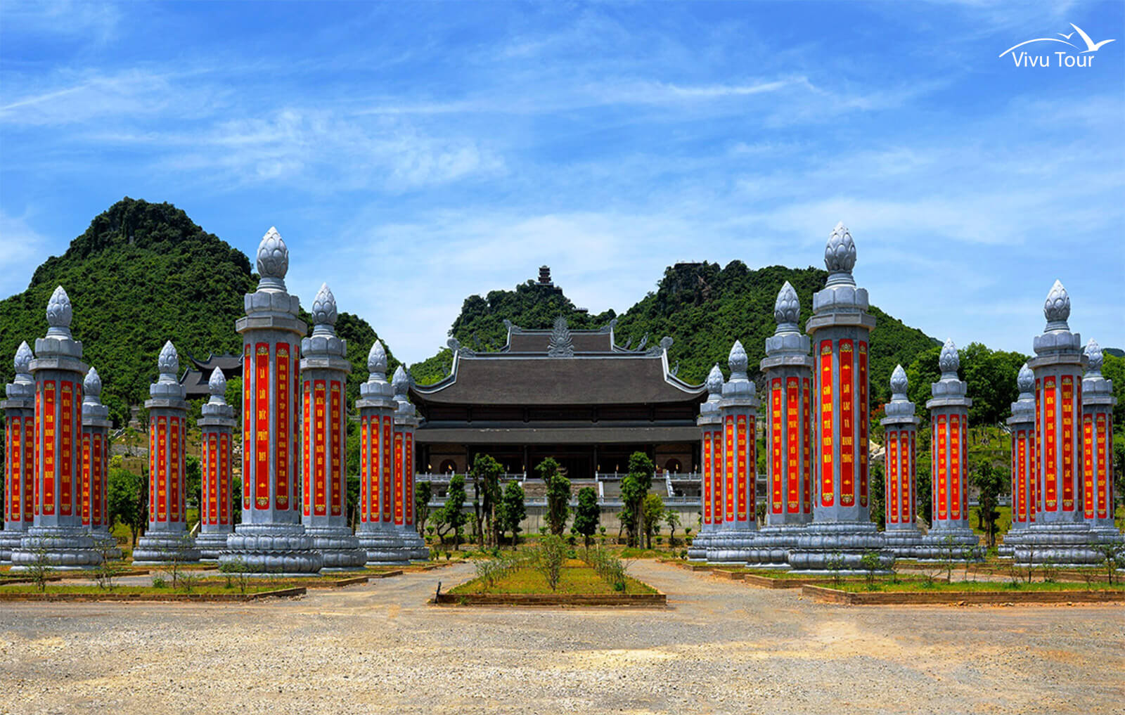 vườn cột kinh tại chùa tam chúc