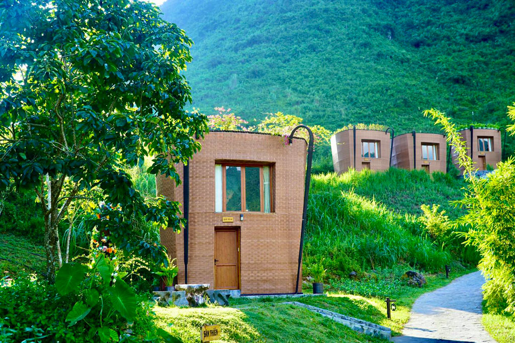 bungalow quẩy tấu tại h'mong village resort hà giang