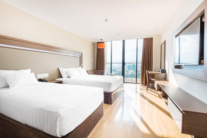 Deluxe City View Room nha trang king town grand