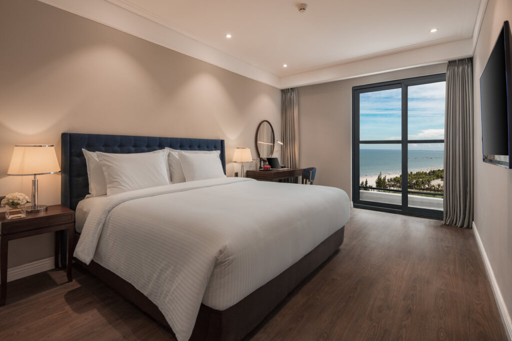 Top 12 Khách Sạn & Resort 5 Sao Tốt Nhất Tại Đà Nẵng 3 khach san altara suites da nang 30 1