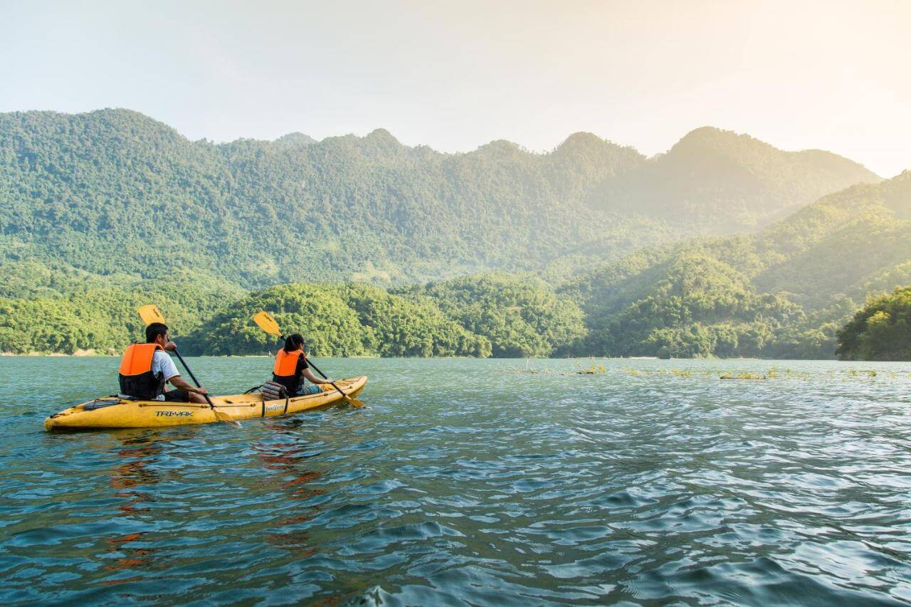 mai chau lodge kayaking