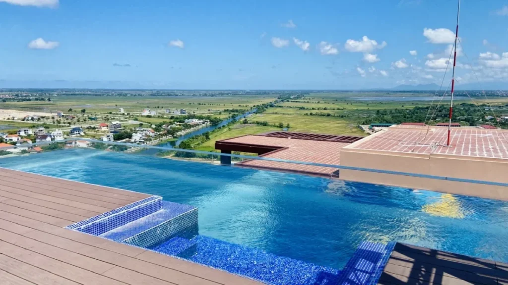 Kinh nghiệm du lịch Hà Nội – Đà Nẵng bằng ô tô tự lái: Lịch trình 8 ngày nhẹ nhàng 4 khach san la vela hotel hue thua thien hue 108