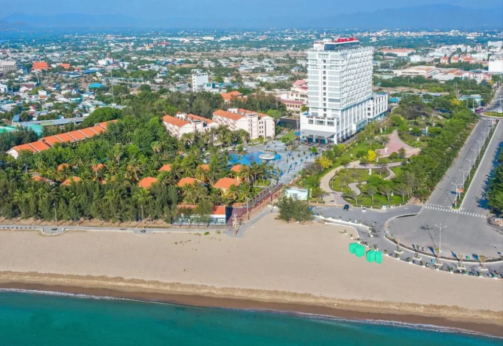 long thuan hotel resort ninh thuan 100