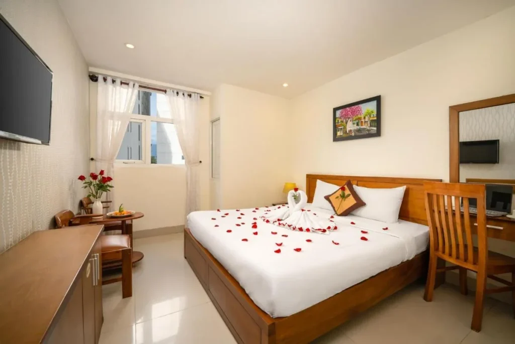 khach san elc da nang 100