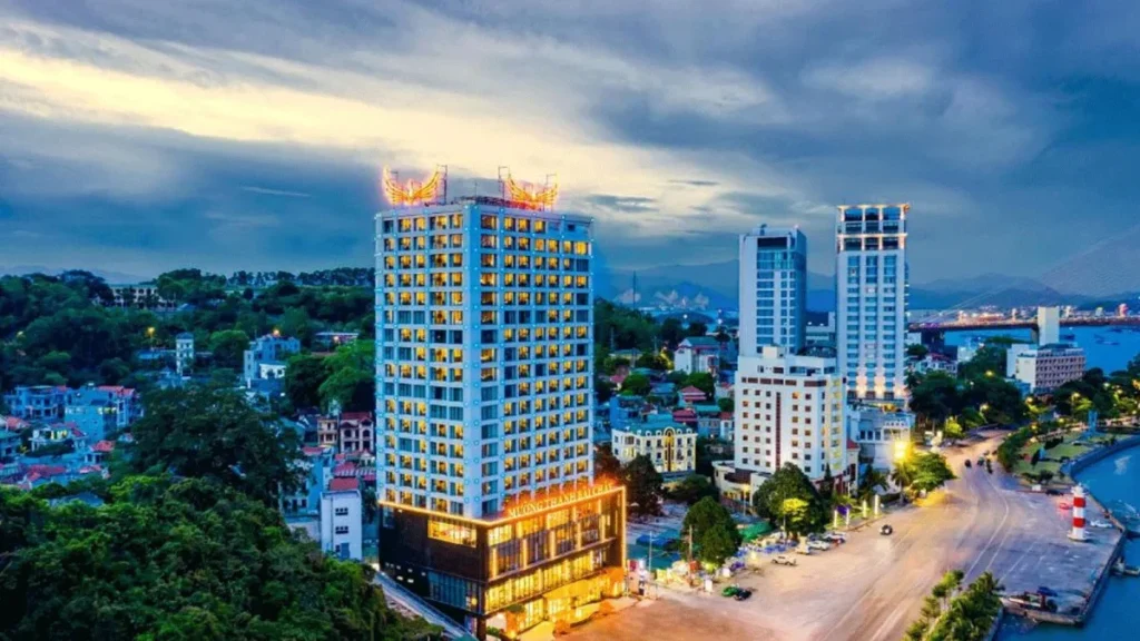 12 khách sạn Hạ Long đáng ở nhất cho chuyến công tác 2025 26 khach san muong thanh grand bai chay ha long 250
