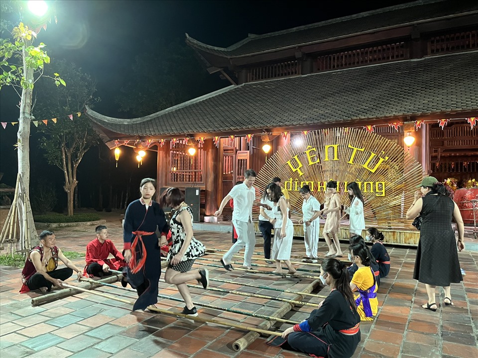 đêm hội làng nương