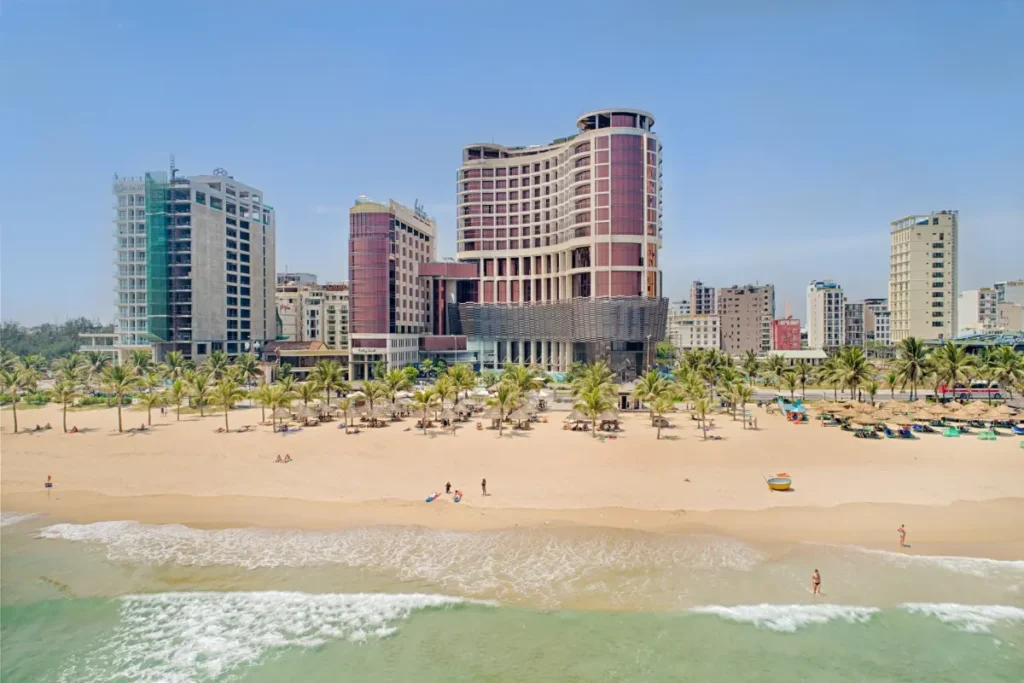 khach san holiday beach da nang 100